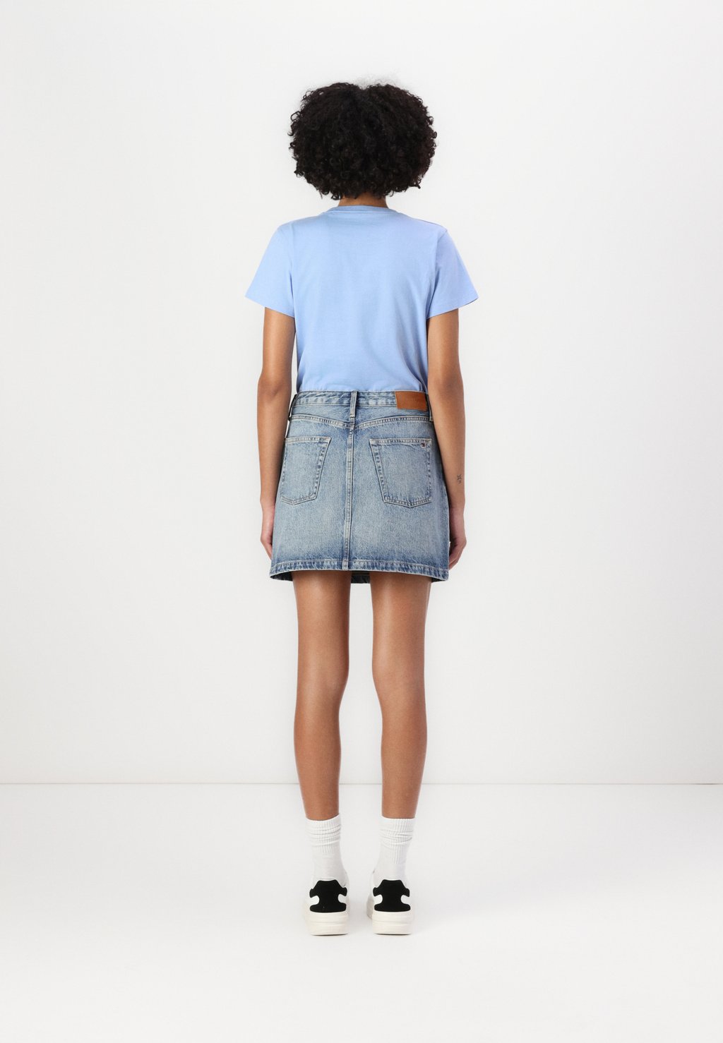 Мини-юбка MINI SKIRT Tommy Hilfiger, синий деним
Мини-юбка MINI SKIRT Tommy Hilfiger, синий деним