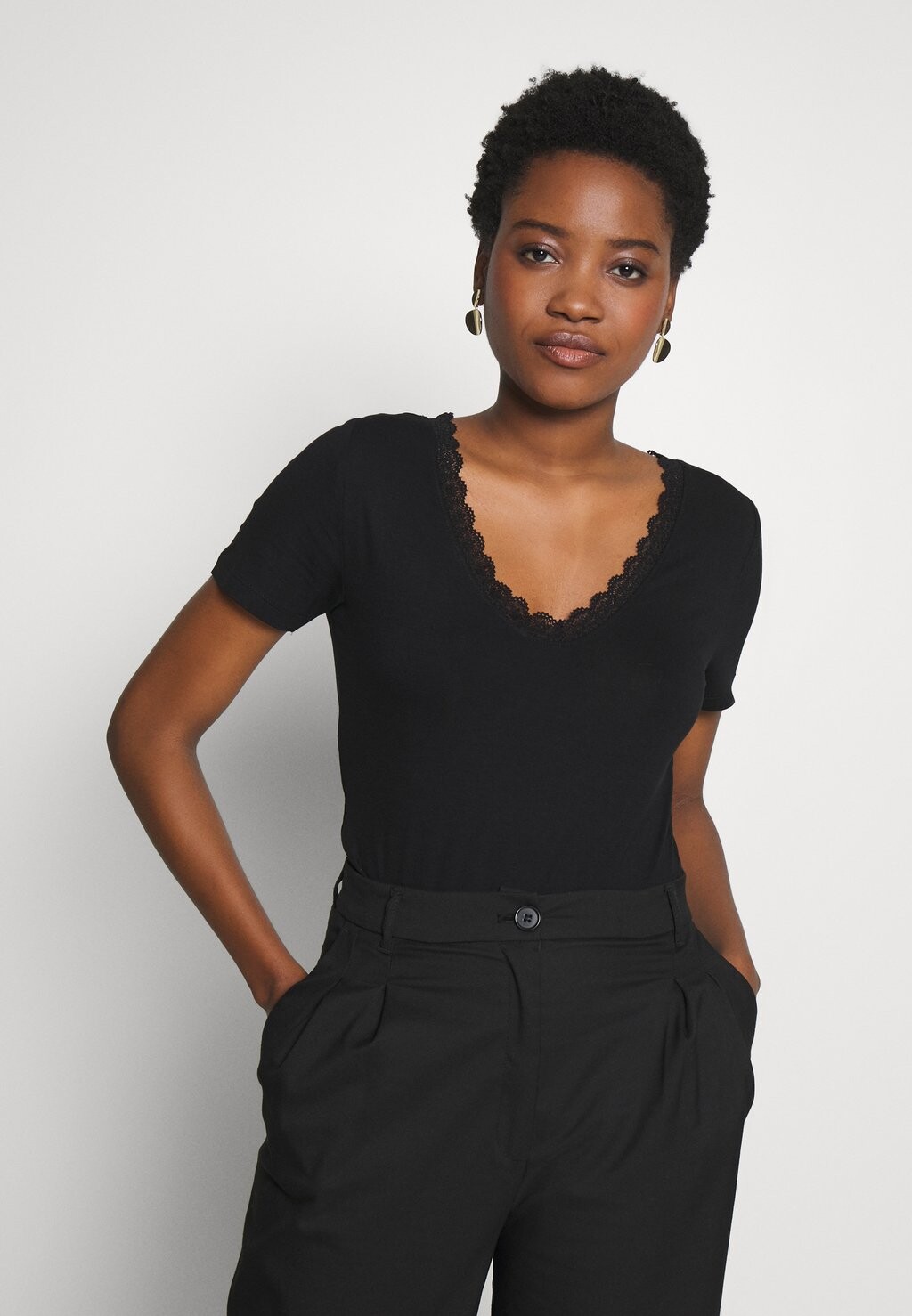 Базовая футболка Anna Field, черный
Базовая футболка Anna Field, черный