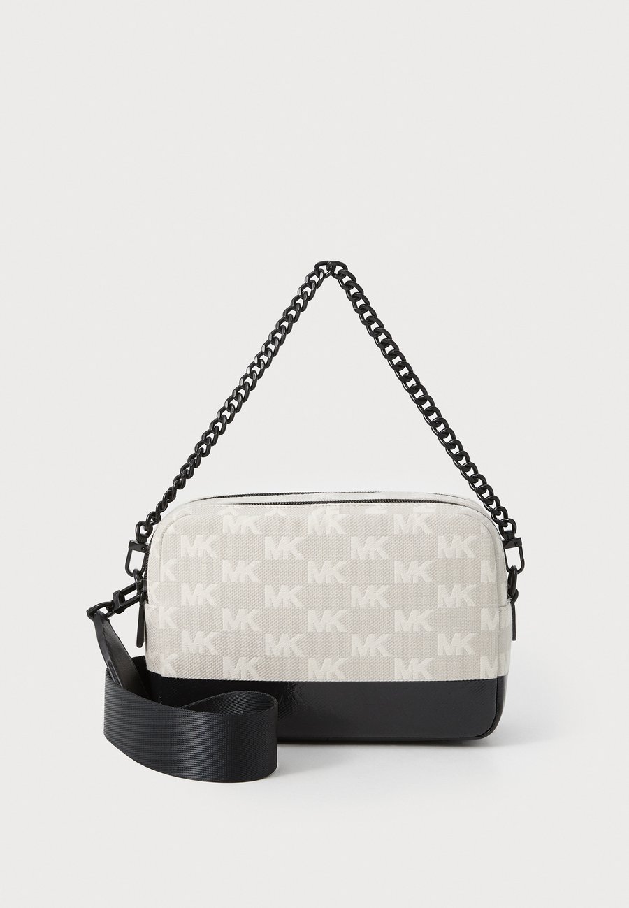 Сумка кросс-боди MICHAEL Michael Kors BRYANT CAMERA XBODY, Black
Сумка кросс-боди MICHAEL Michael Kors BRYANT CAMERA XBODY, Black