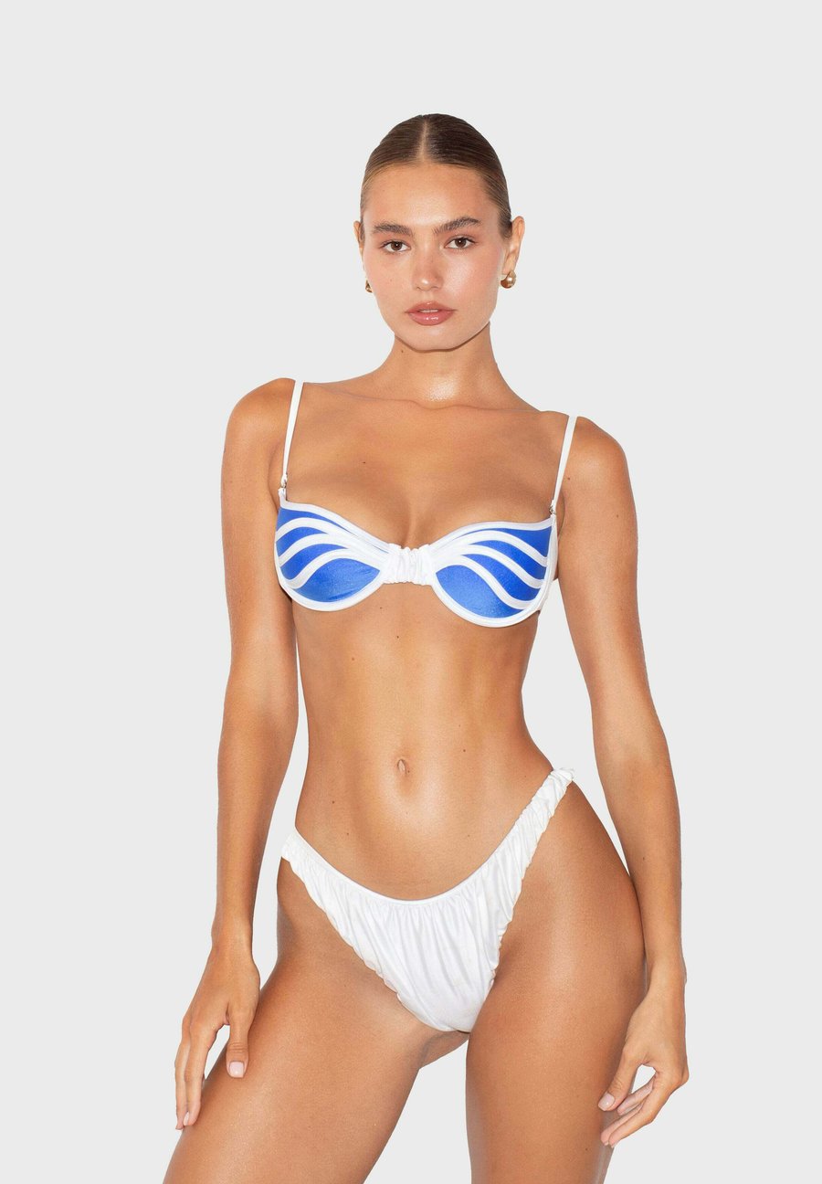 Низ бикини God Save Queens ALLURE, White
Низ бикини God Save Queens ALLURE, White