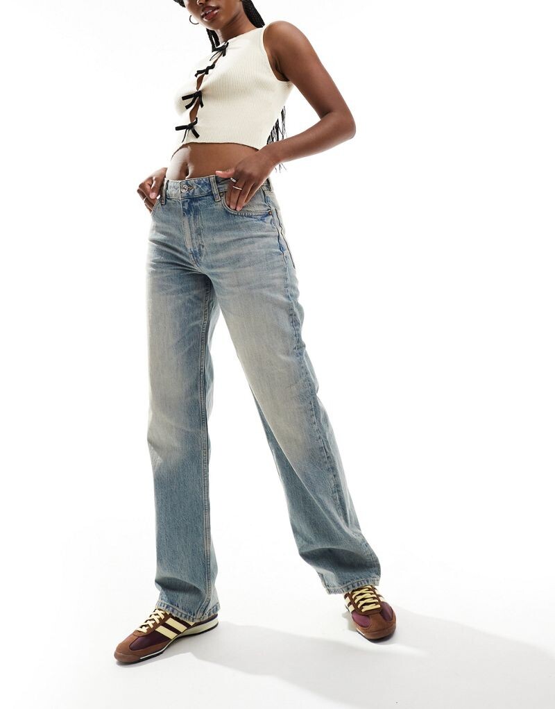 Голубые узкие джинсы с заниженной талией Mango
Голубые узкие джинсы с заниженной талией Mango