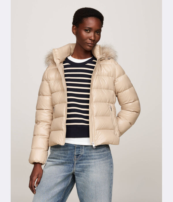 Пуховик Tommy Hilfiger Regular Fit, бежевый
Пуховик Tommy Hilfiger Regular Fit, бежевый