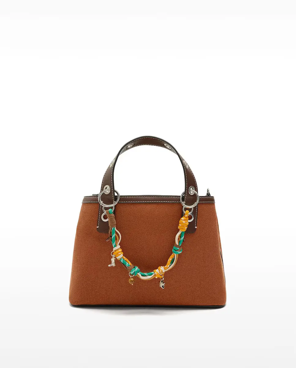 Сумка-трансформер в стиле тоут со съемной подвеской и магнитной застежкой Parfois, бордовый
Сумка-трансформер в стиле тоут со съемной подвеской и магнитной застежкой Parfois, бордовый