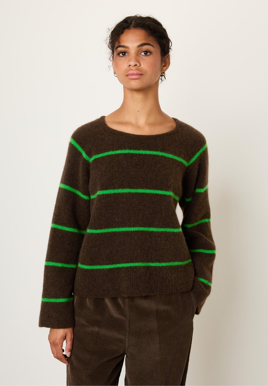 Джемпер American Vintage TOW, Cafe Chine Rayures Trefle/Mottled Dark Brown
Джемпер American Vintage TOW, Cafe Chine Rayures Trefle/Mottled Dark Brown