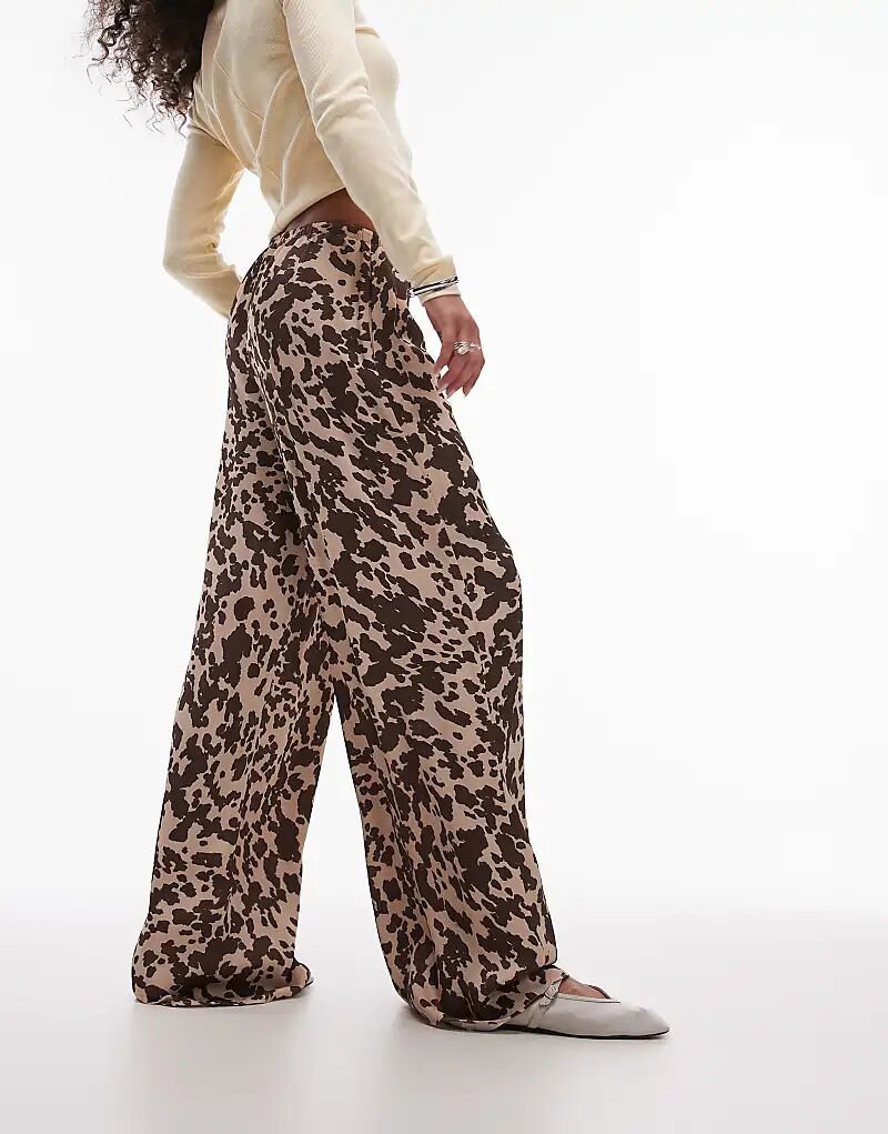 Брюки из атласа с принтом коровы и завязкой на талии в нескольких цветах Topshop
Брюки из атласа с принтом коровы и завязкой на талии в нескольких цветах Topshop