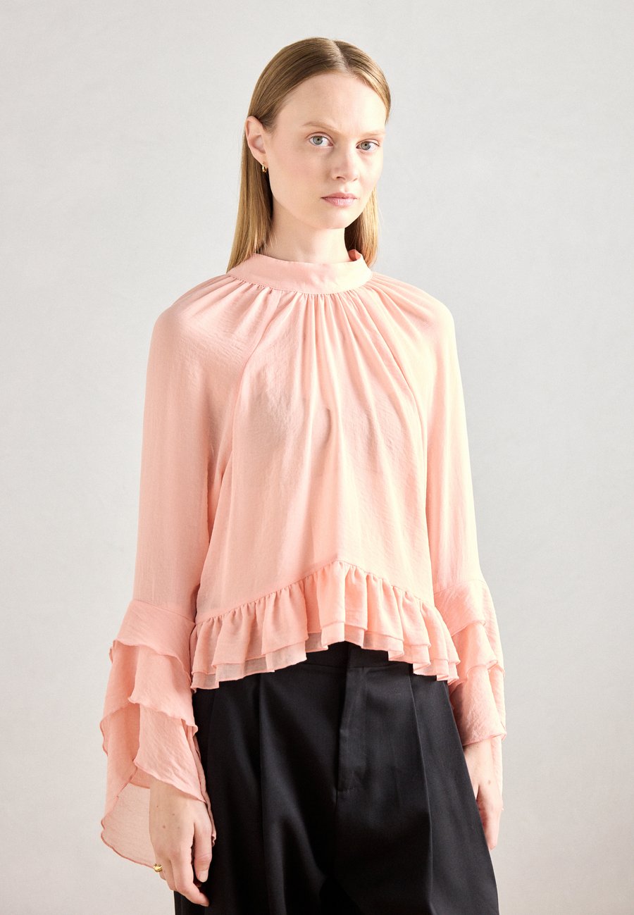 Блуза Lindex BLOUSE JILL, Light Dusty Coral/Pink
Блуза Lindex BLOUSE JILL, Light Dusty Coral/Pink