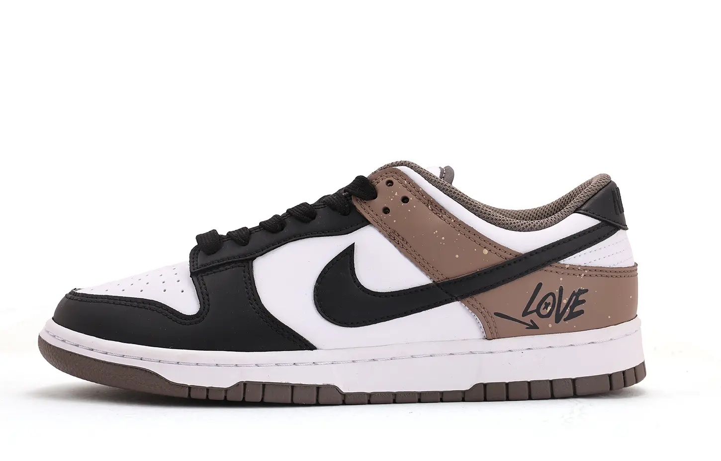 Nike Скользоустойчивые и износостойкие кроссовки Dunk Coverage для скейтбординга унисекс черно-коричневые, цвет Black
Nike Скользоустойчивые и износостойкие кроссовки Dunk Coverage для скейтбординга унисекс черно-коричневые, цвет Black