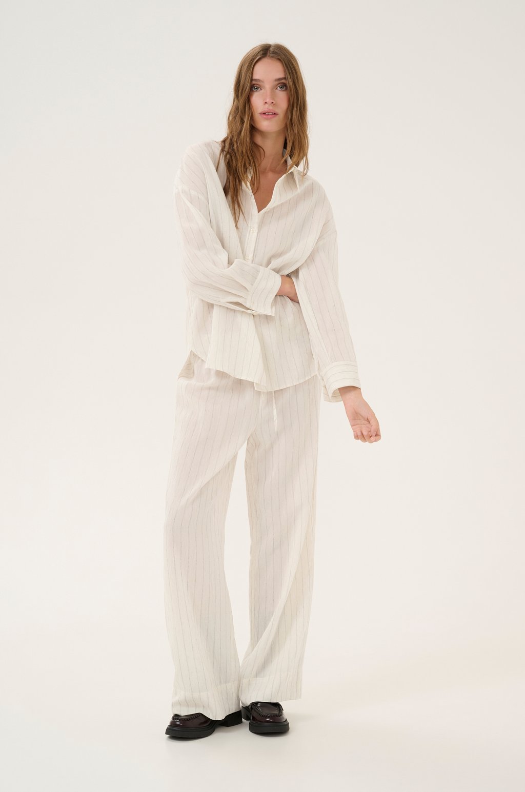 Блузка на пуговицах LIMAMW My Essential Wardrobe, кремовый 
Блузка на пуговицах LIMAMW My Essential Wardrobe, кремовый