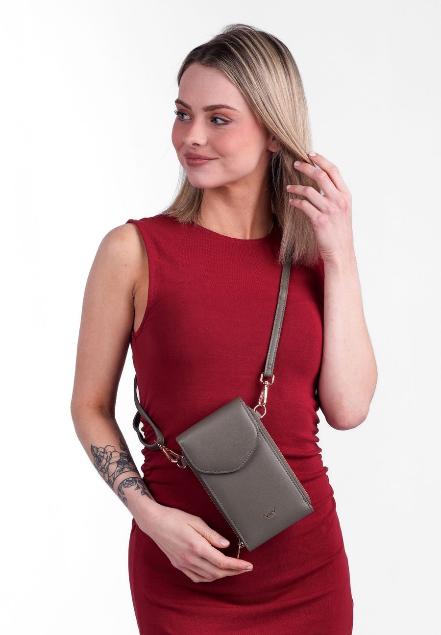 Сумка кросс-боди VUCH CHANTHAL, Green
Сумка кросс-боди VUCH CHANTHAL, Green