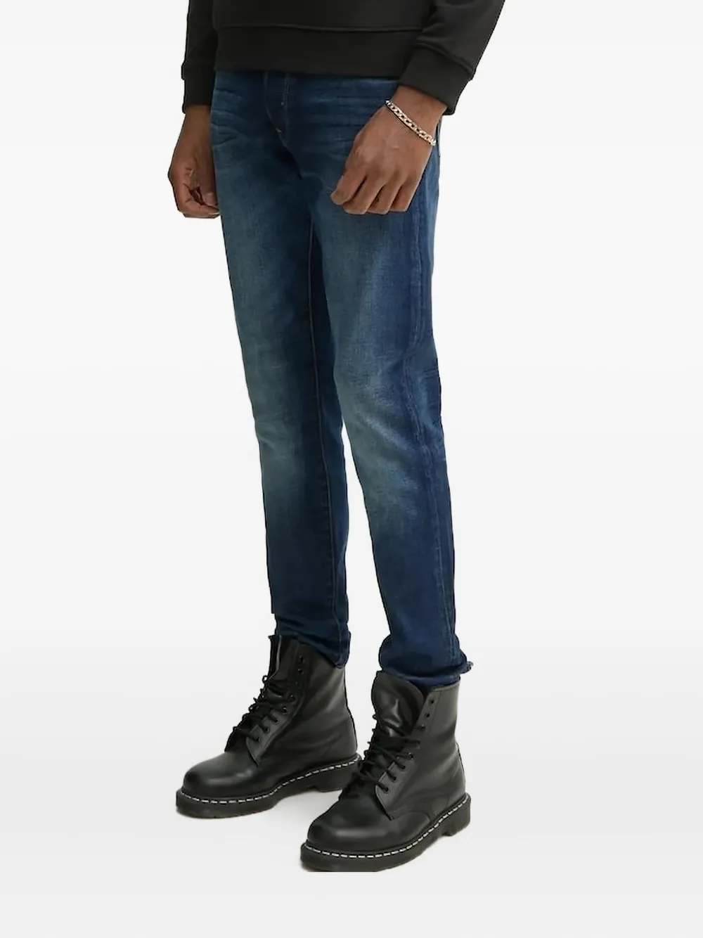 Джинсы Slim-Feat с декоративными карманами G-Star RAW
Джинсы Slim-Feat с декоративными карманами G-Star RAW