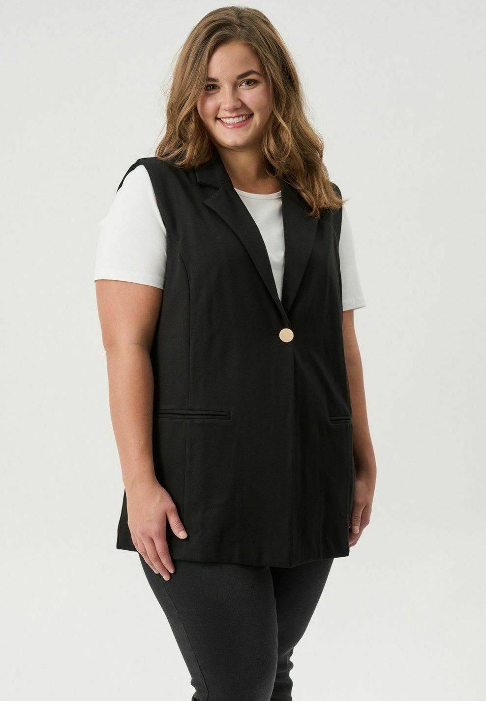 Жилет ADIA ADIA, черный
Жилет ADIA ADIA, черный