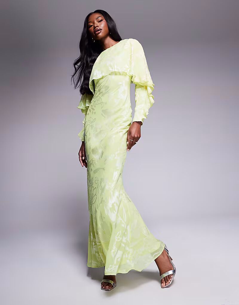 Платье макси с длинными рукавами, оборками и накидкой из жаккарда с цветочным узором нежно-лаймового цвета от ASOS DESIGN
Платье макси с длинными рукавами, оборками и накидкой из жаккарда с цветочным узором нежно-лаймового цвета от ASOS DESIGN
