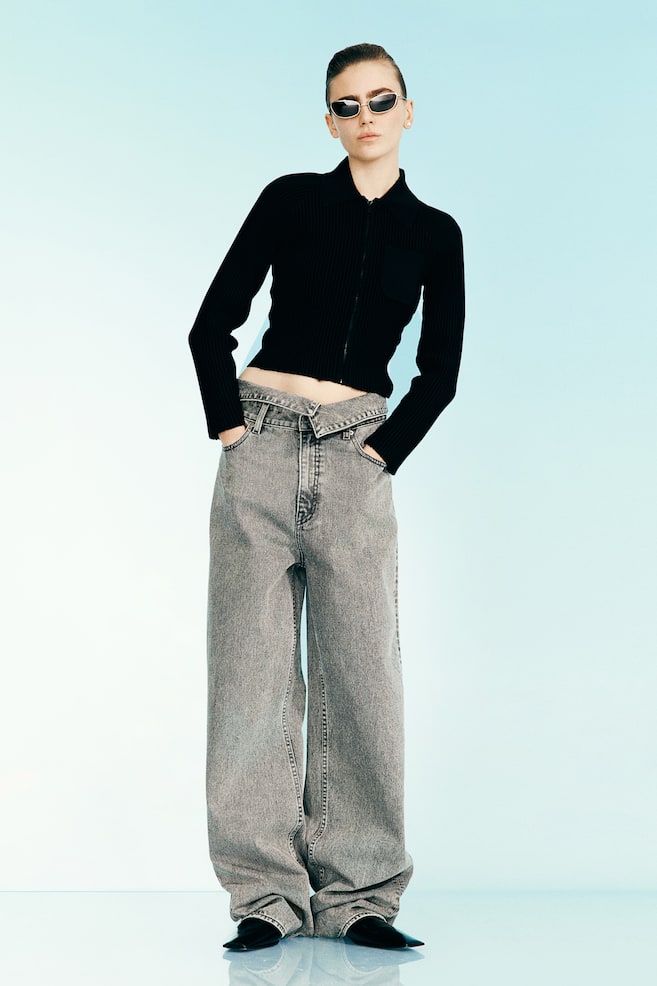 Рубашка в рубчик с застежкой-молнией по всей длине H&M, черный
Рубашка в рубчик с застежкой-молнией по всей длине H&M, черный