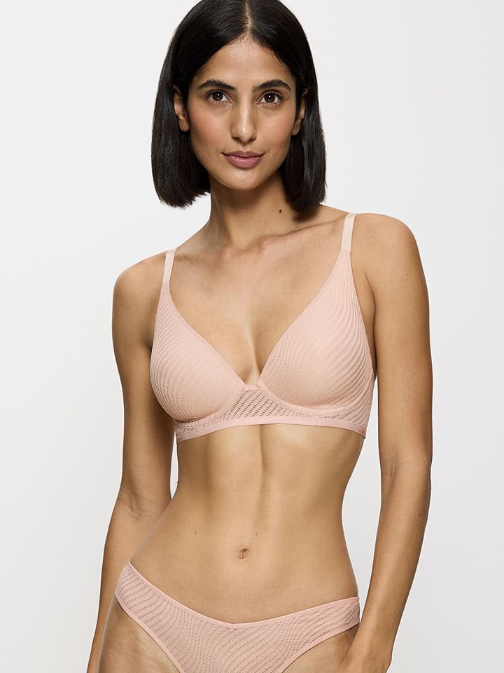 Бюстгальтер на косточках Triumph, бежевый
Бюстгальтер на косточках Triumph, бежевый