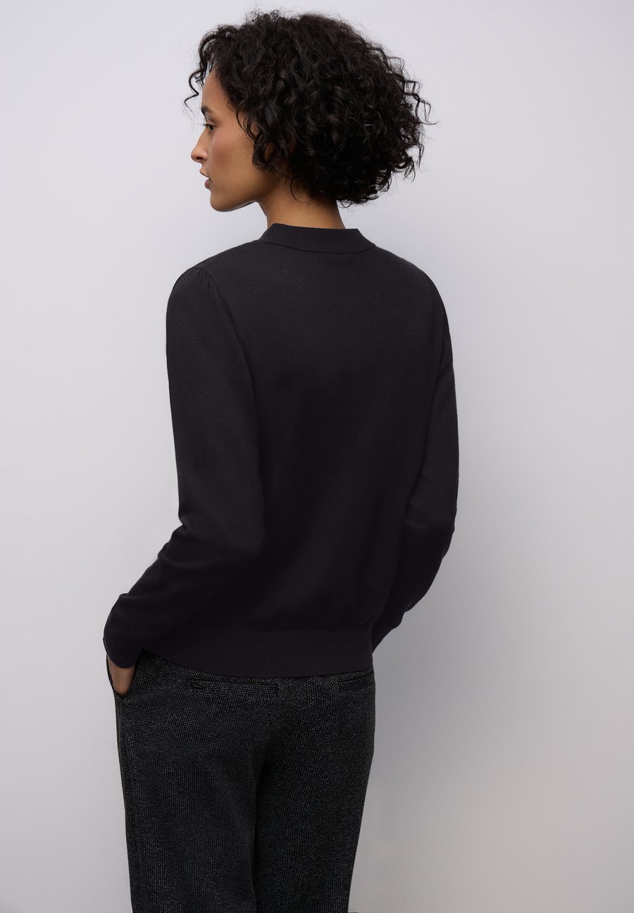 Джемпер Street One Jumper, Schwarz/Black
Джемпер Street One Jumper, Schwarz/Black