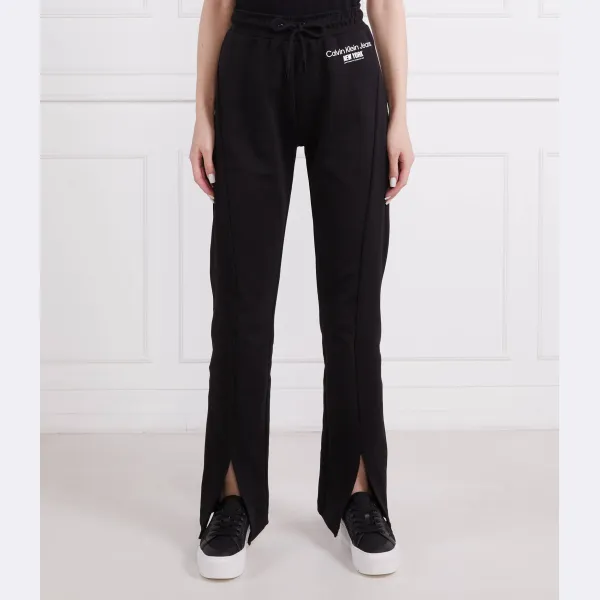 Спортивные брюки стандартного кроя Calvin Klein, черный
Спортивные брюки стандартного кроя Calvin Klein, черный