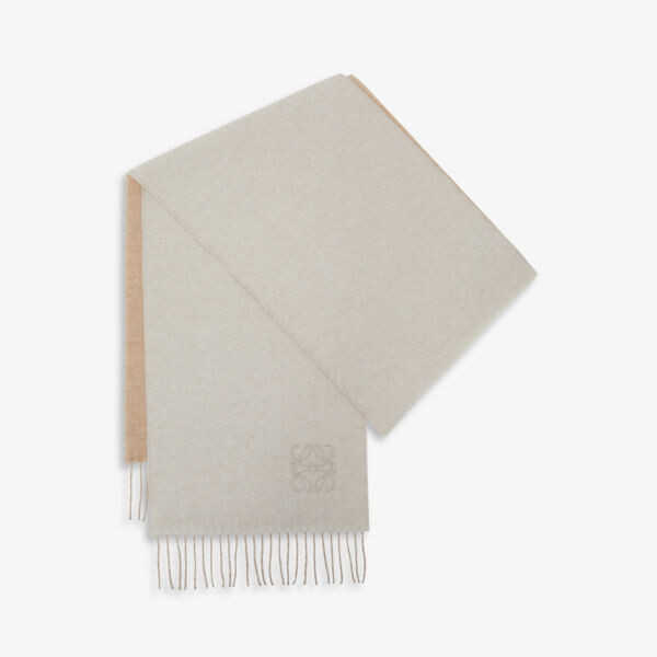 Анаграмма-Шарф из смеси шерсти и кашемира с вышивкой Loewe, белый
Анаграмма-Шарф из смеси шерсти и кашемира с вышивкой Loewe, белый