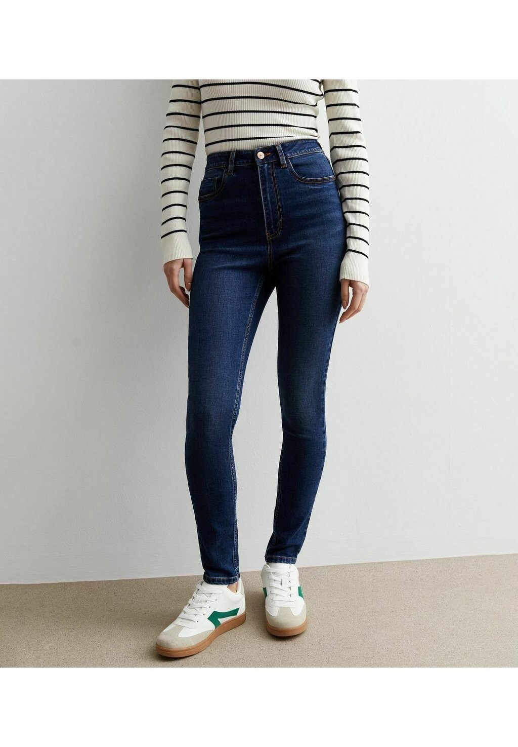 Джинсы скинни New Look, цвет navy
Джинсы скинни New Look, цвет navy