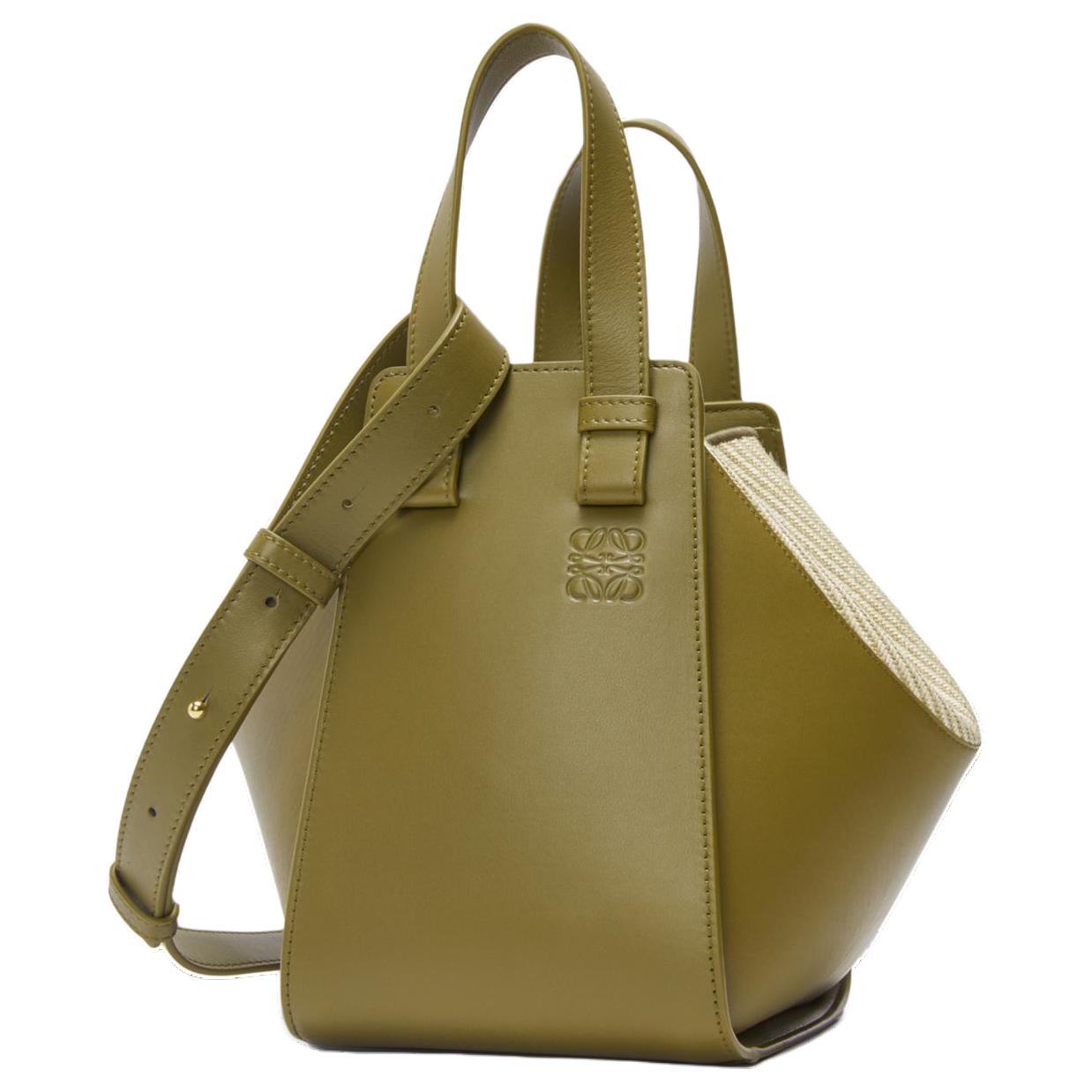 Мягкая сумка через плечо из телячьей кожи Hammock, зеленая LOEWE
Мягкая сумка через плечо из телячьей кожи Hammock, зеленая LOEWE