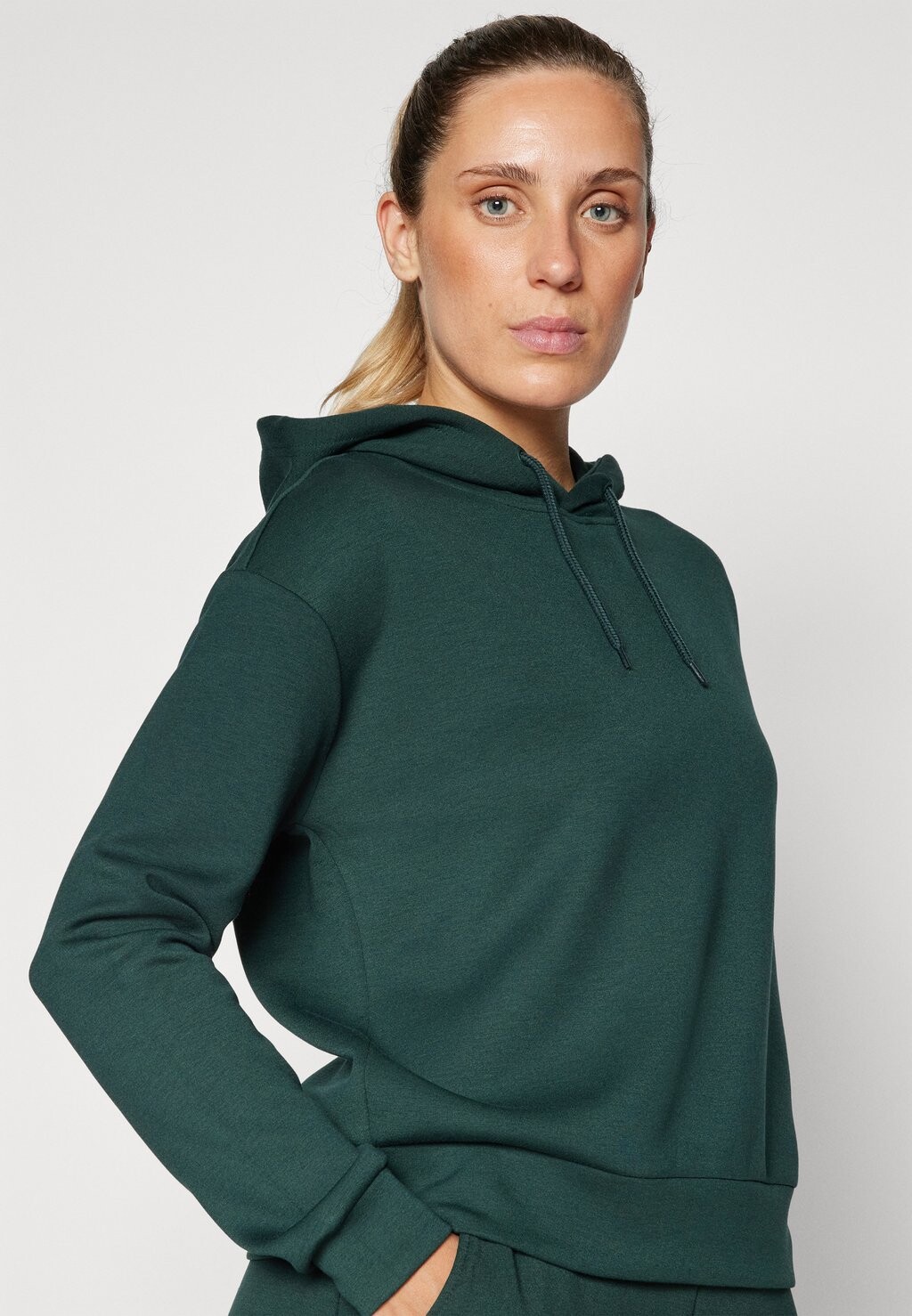 Толстовка с капюшоном ONPLOUNGE HOOD ONLY Play, темно-зеленый
Толстовка с капюшоном ONPLOUNGE HOOD ONLY Play, темно-зеленый