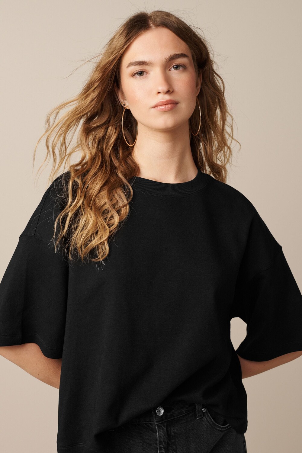 Свободная плотная футболка из 100% хлопка с круглым вырезом Next, черный
Свободная плотная футболка из 100% хлопка с круглым вырезом Next, черный