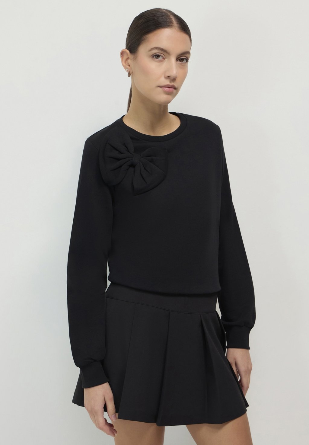 Толстовка GIROCOLLO CON FIOCCO Calliope, черный
Толстовка GIROCOLLO CON FIOCCO Calliope, черный