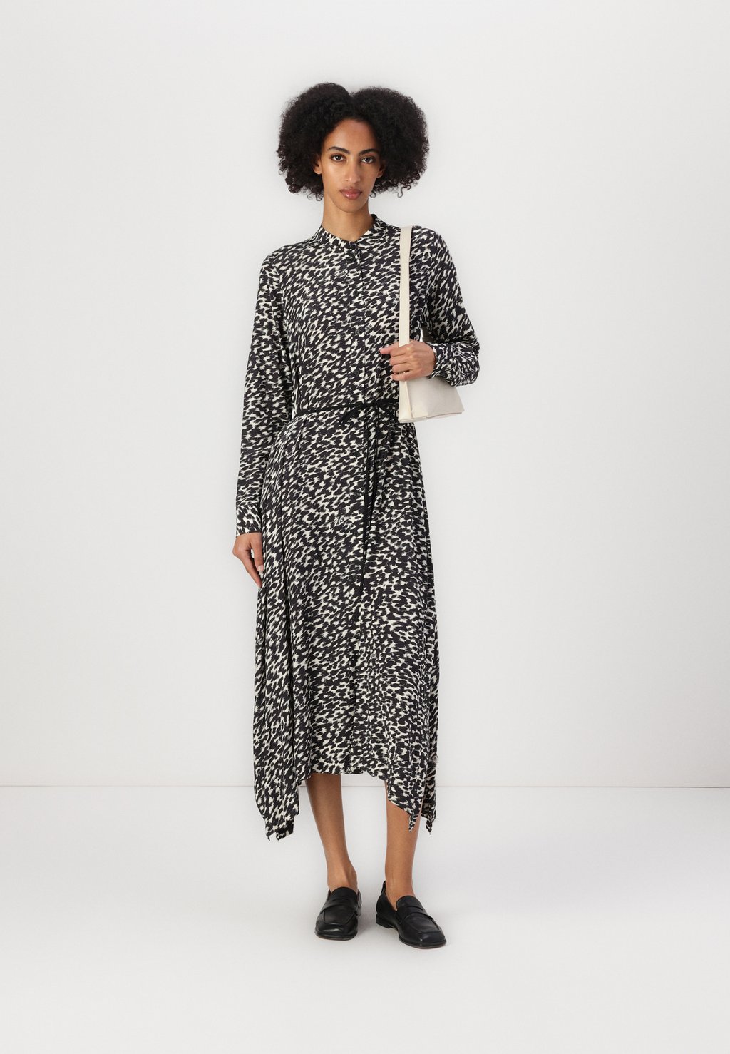 Повседневное платье DEFNE JOOP!, бежевый
Повседневное платье DEFNE JOOP!, бежевый