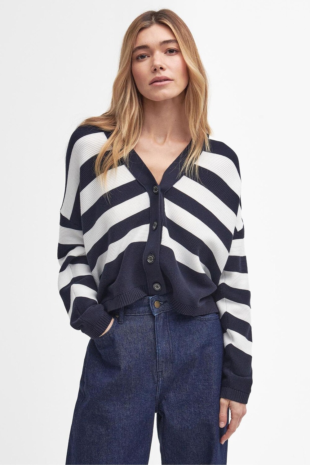 Трикотажный кардиган в морскую полоску из 100% хлопка Barbour, синий
Трикотажный кардиган в морскую полоску из 100% хлопка Barbour, синий