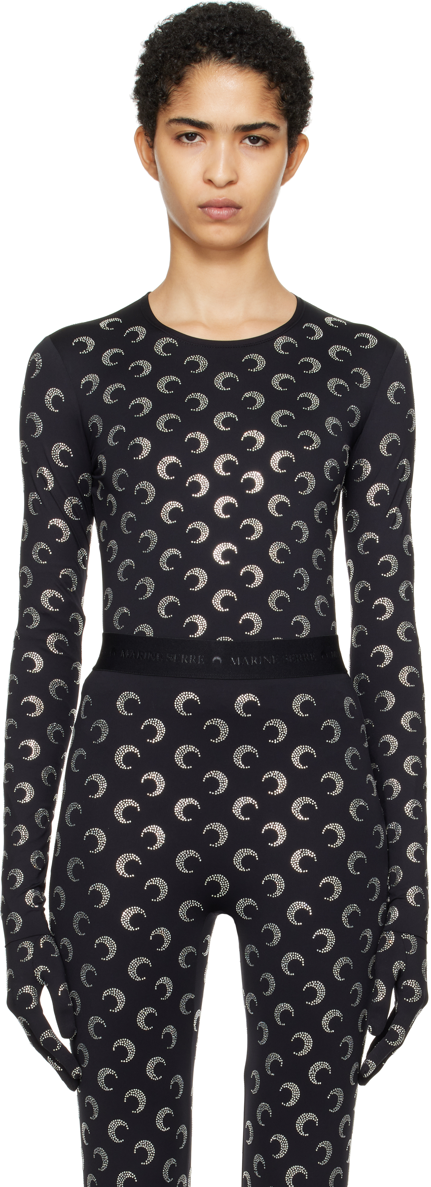Черный переработанный трикотажный топ Moon Strass SS с круглым вырезом Marine Serre
Черный переработанный трикотажный топ Moon Strass SS с круглым вырезом Marine Serre