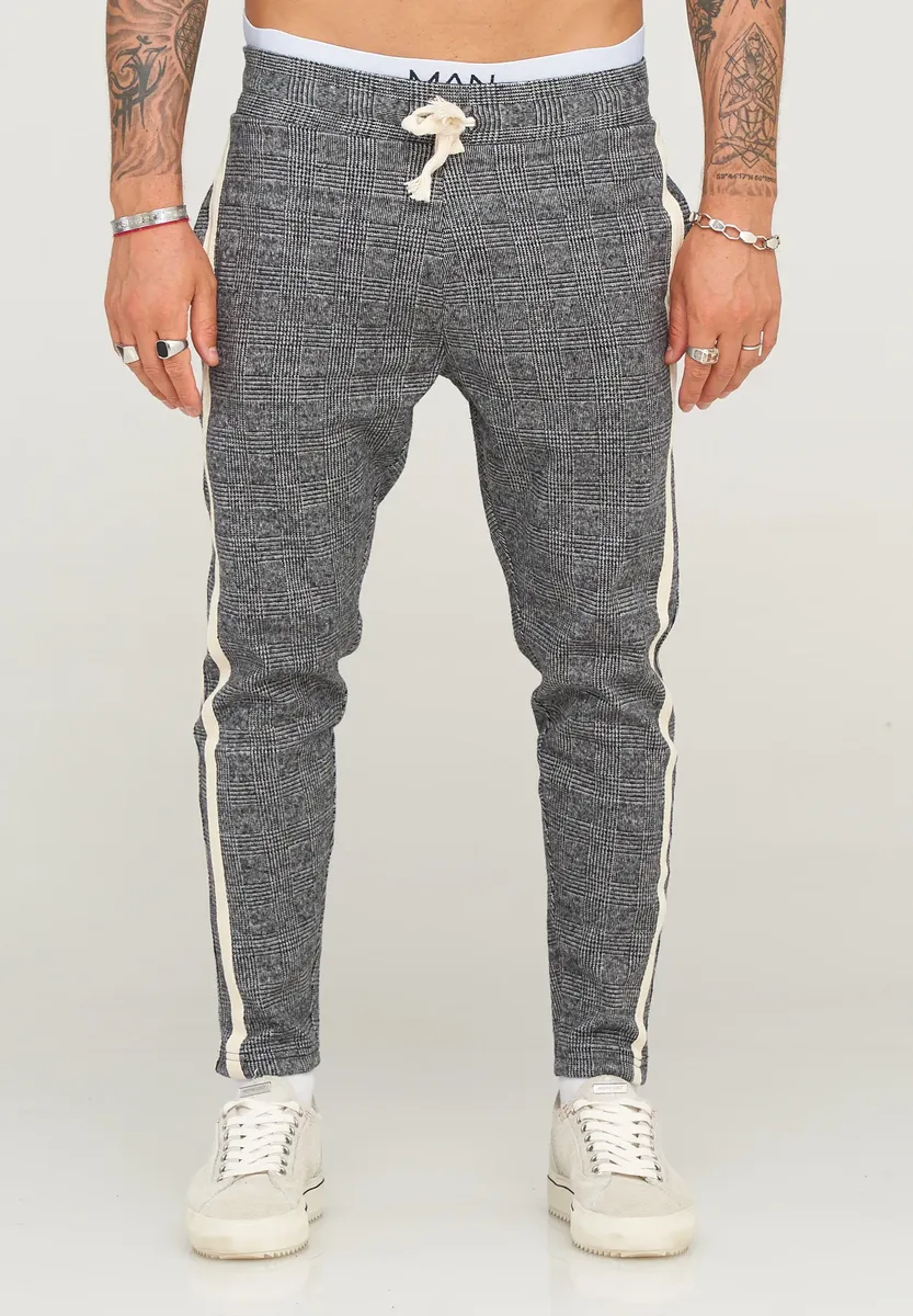 2-летние брюки из премиальной ткани "ЛЕВИАН" с полосками по бокам 2Y Premium, черный
2-летние брюки из премиальной ткани "ЛЕВИАН" с полосками по бокам 2Y Premium, черный