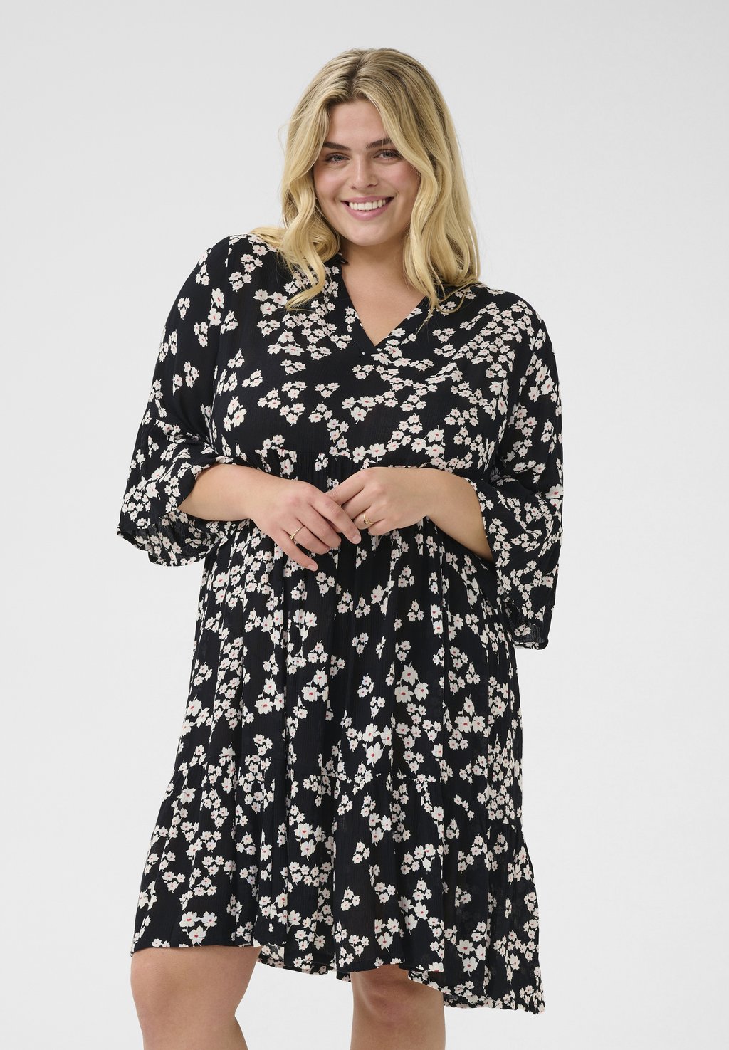 Повседневное платье KCAMI Kaffe Curve, черный 
Повседневное платье KCAMI Kaffe Curve, черный