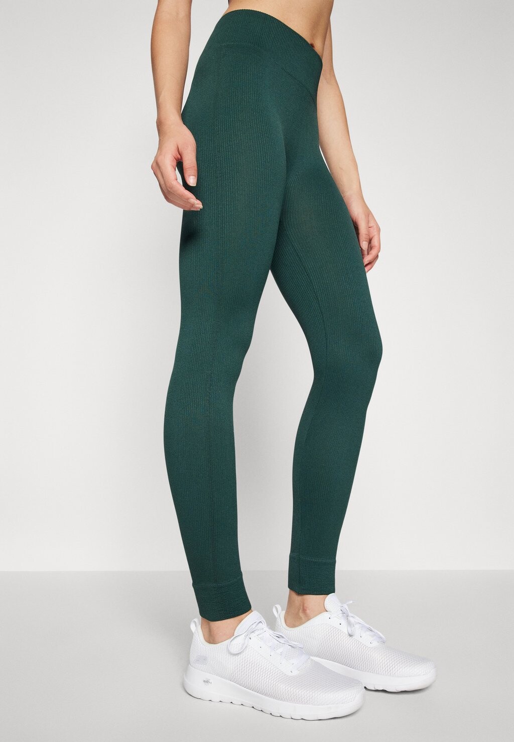 Тайтсы ONPJAIA LIFE SEAM ONLY Play, темно-зеленый
Тайтсы ONPJAIA LIFE SEAM ONLY Play, темно-зеленый