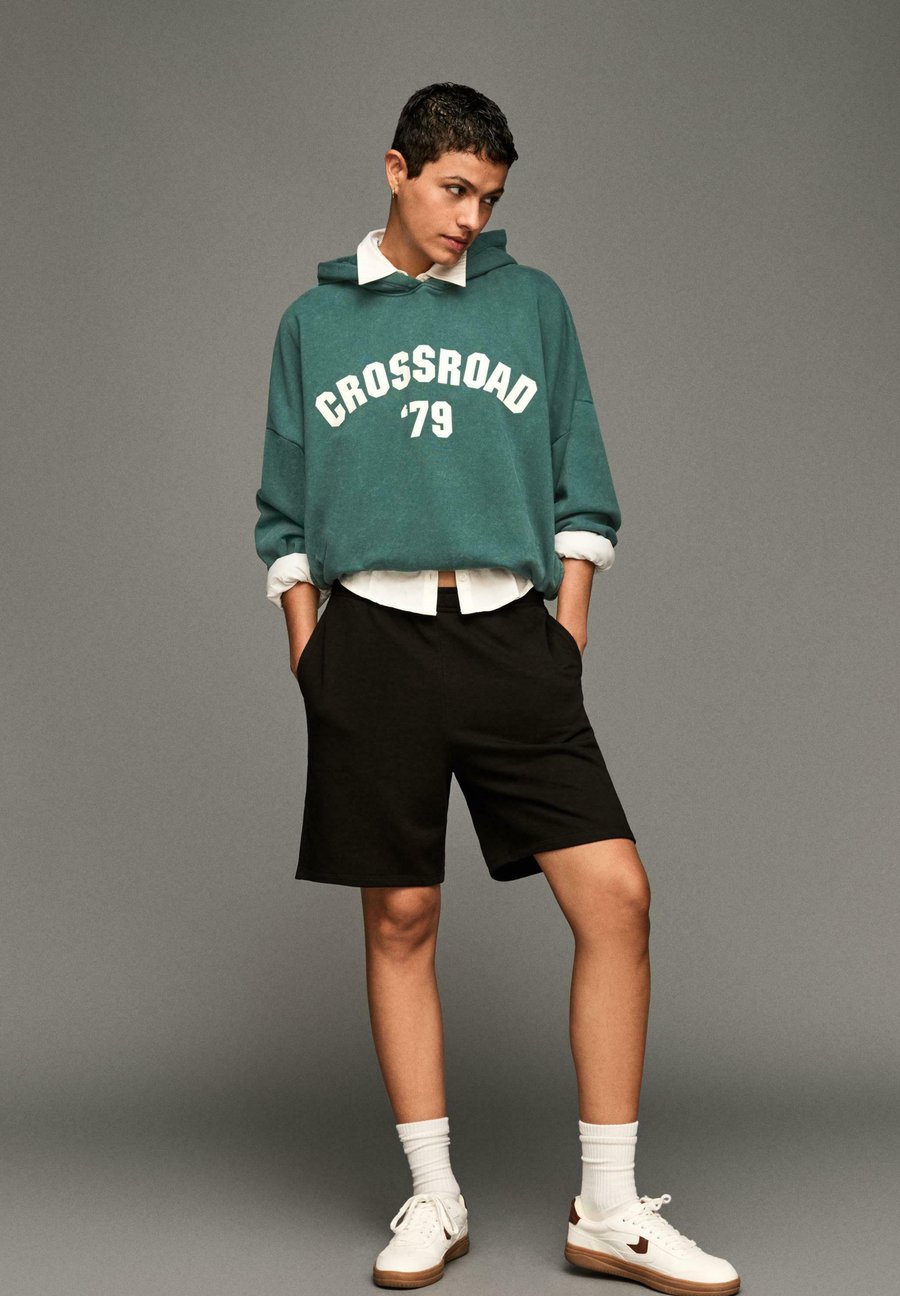 Худи Bershka Hoodie, Evergreen
Худи Bershka Hoodie, Evergreen