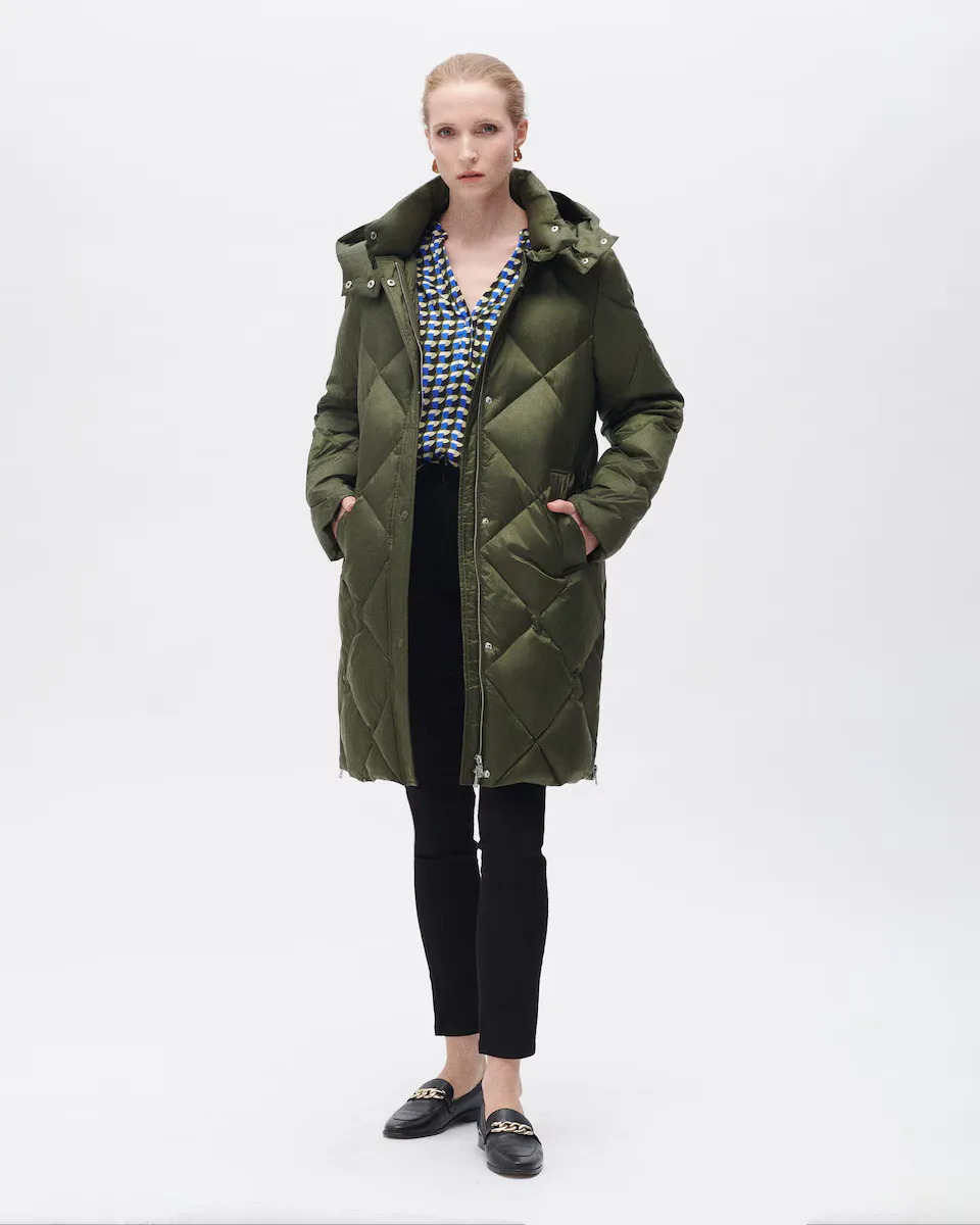 Женский пуховик со съемным капюшоном из сверхлегкой ткани Caroll, зеленый 
Женский пуховик со съемным капюшоном из сверхлегкой ткани Caroll, зеленый