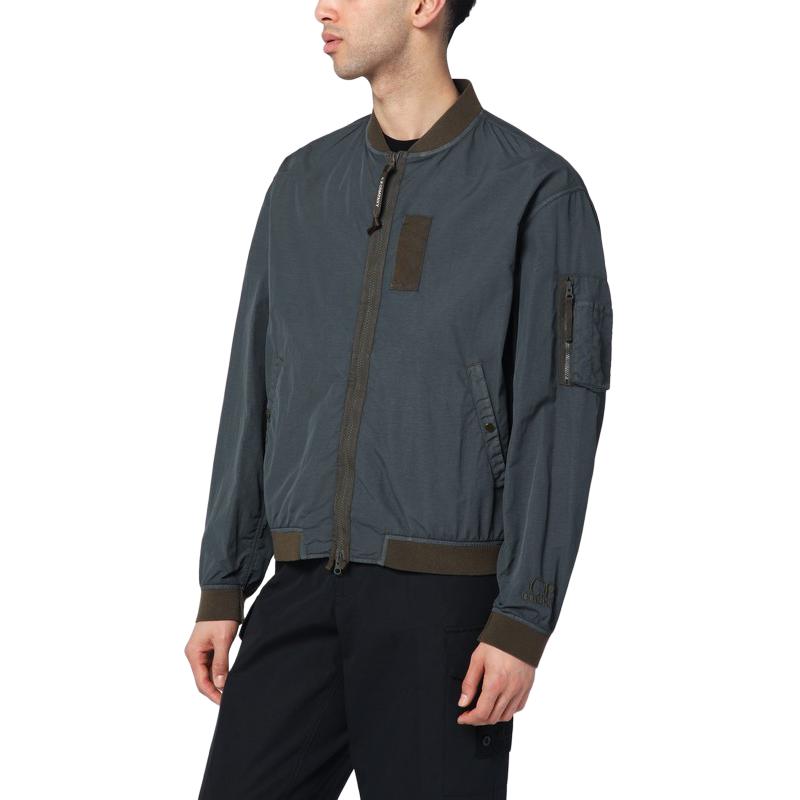 Бомбер с вышитым логотипом компании CP C.P.Company, серый
Бомбер с вышитым логотипом компании CP C.P.Company, серый