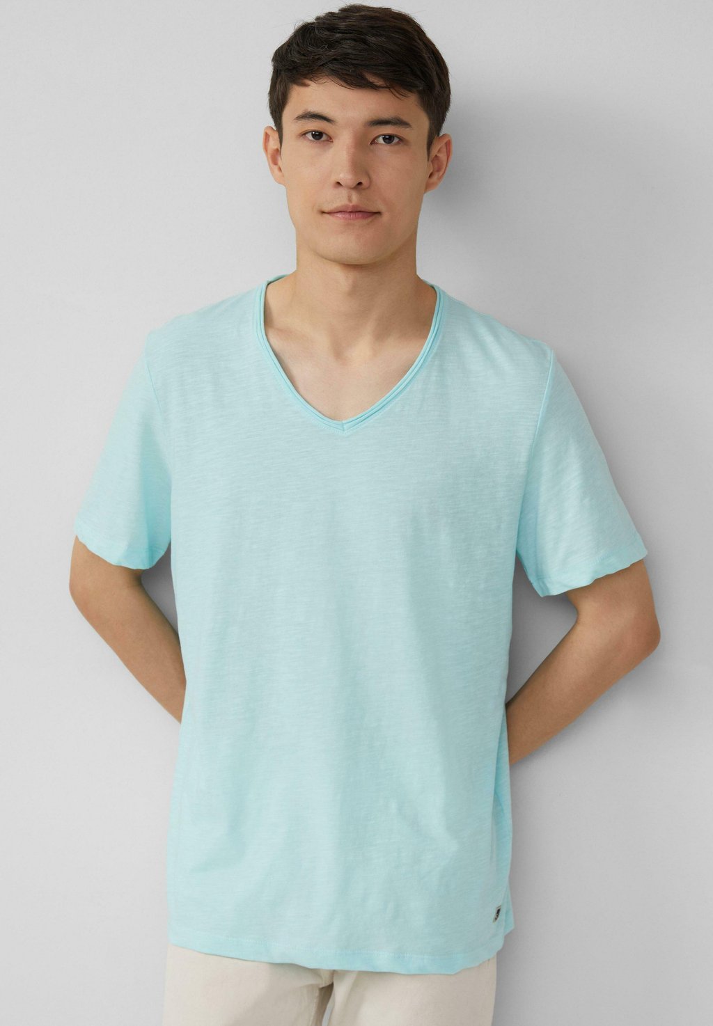 Базовая футболка LUFTIGES MIT V-AUSSCHNITT UND FLAMMGARNSTRUKTUR s.Oliver, светло-голубой
Базовая футболка LUFTIGES MIT V-AUSSCHNITT UND FLAMMGARNSTRUKTUR s.Oliver, светло-голубой