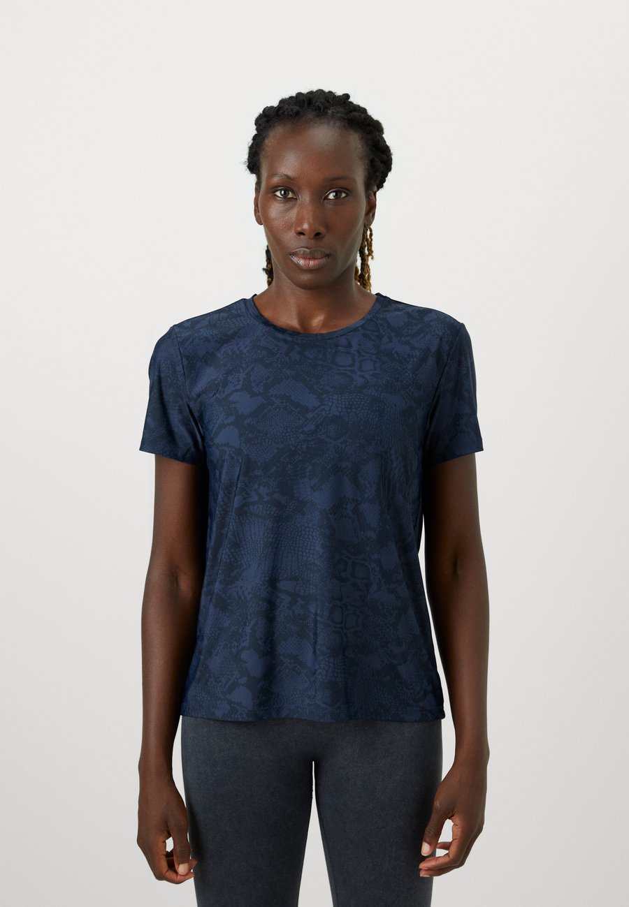 Футболка ONLY Play ONPHIP ON LOOSE TEE, Night Sky/Dark Blue, Синий, Футболка ONLY Play ONPHIP ON LOOSE TEE, Night Sky/Dark Blue
Футболка ONLY Play ONPHIP ON LOOSE TEE, Night Sky/Dark Blue, Синий, Футболка ONLY Play ONPHIP ON LOOSE TEE, Night Sky/Dark Blue