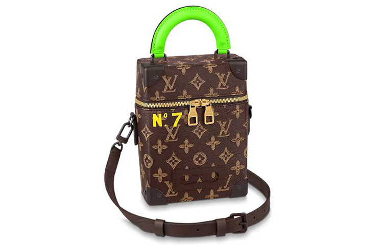 Вертикальный багажник с монограммой коричневый LOUIS VUITTON 
Вертикальный багажник с монограммой коричневый LOUIS VUITTON