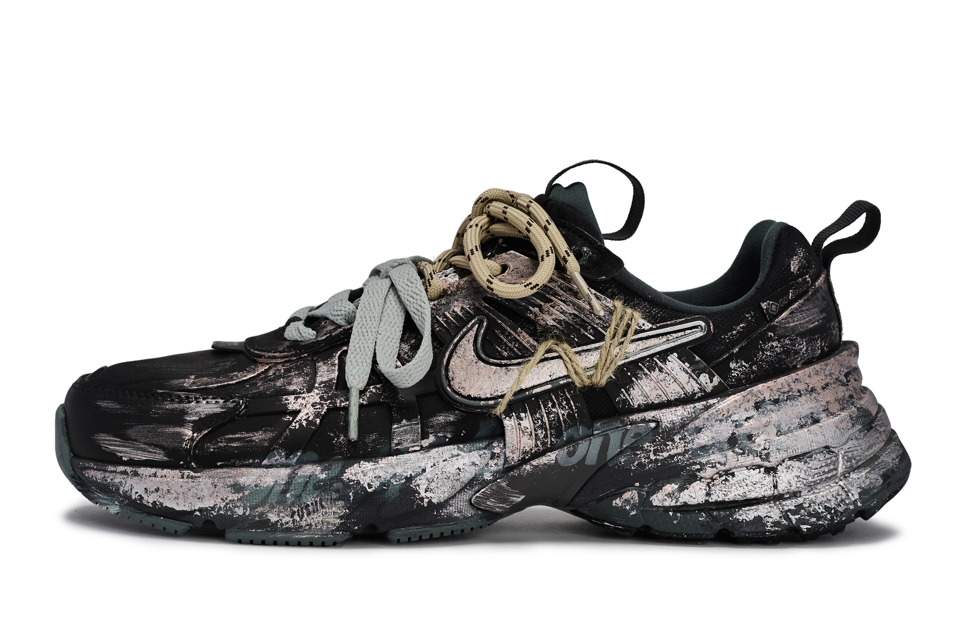 Nike V2K Run Abrasion Resistant Low top кроссовки для бега женские Black Silver Copper
Nike V2K Run Abrasion Resistant Low top кроссовки для бега женские Black Silver Copper