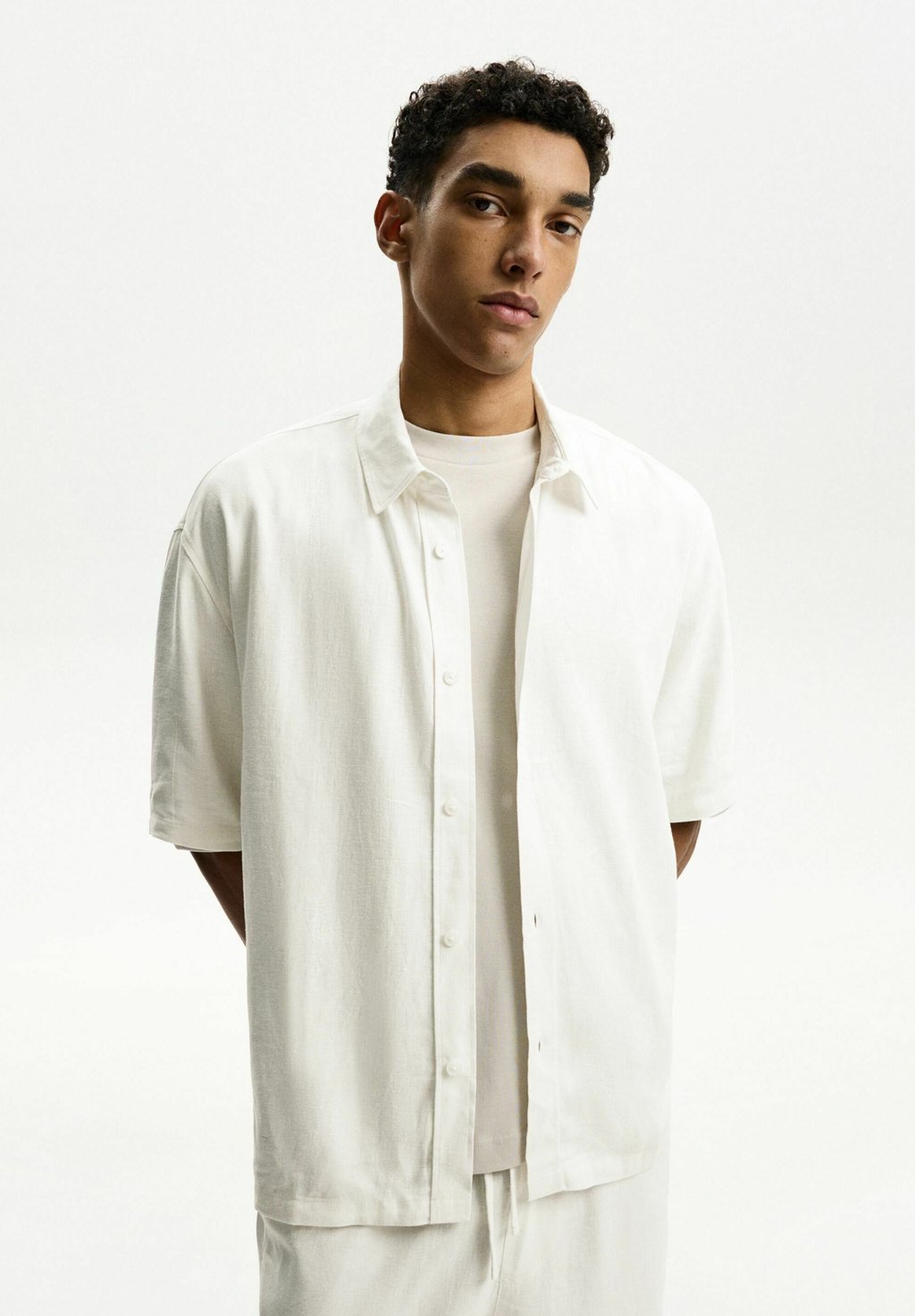 Рубашка Bershka, белый
Рубашка Bershka, белый