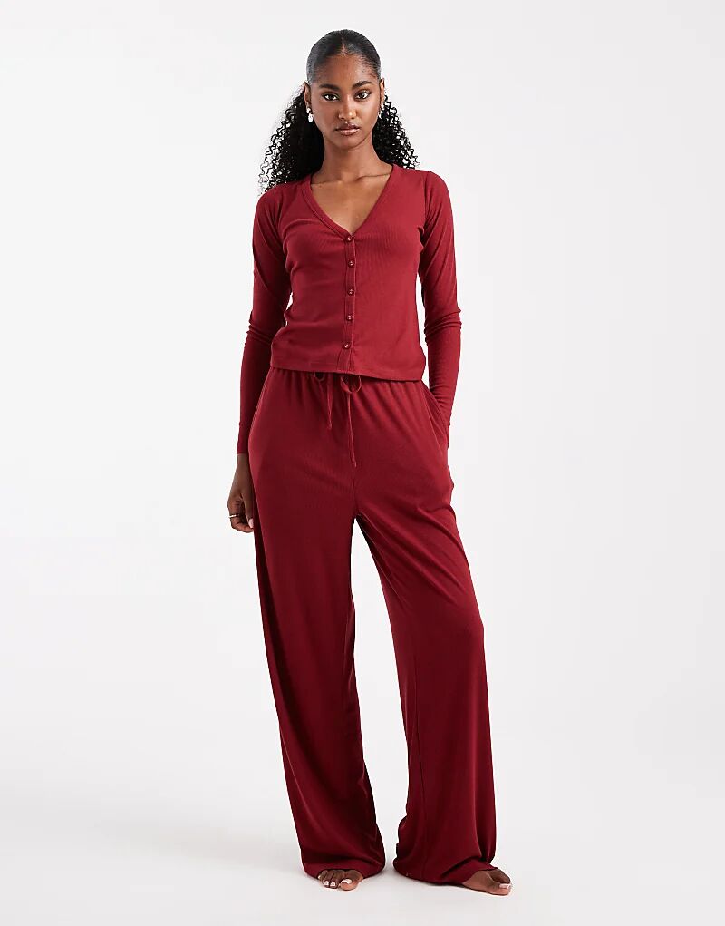 Супермягкая пижама на пуговицах Brave Soul бордового цвета
Супермягкая пижама на пуговицах Brave Soul бордового цвета