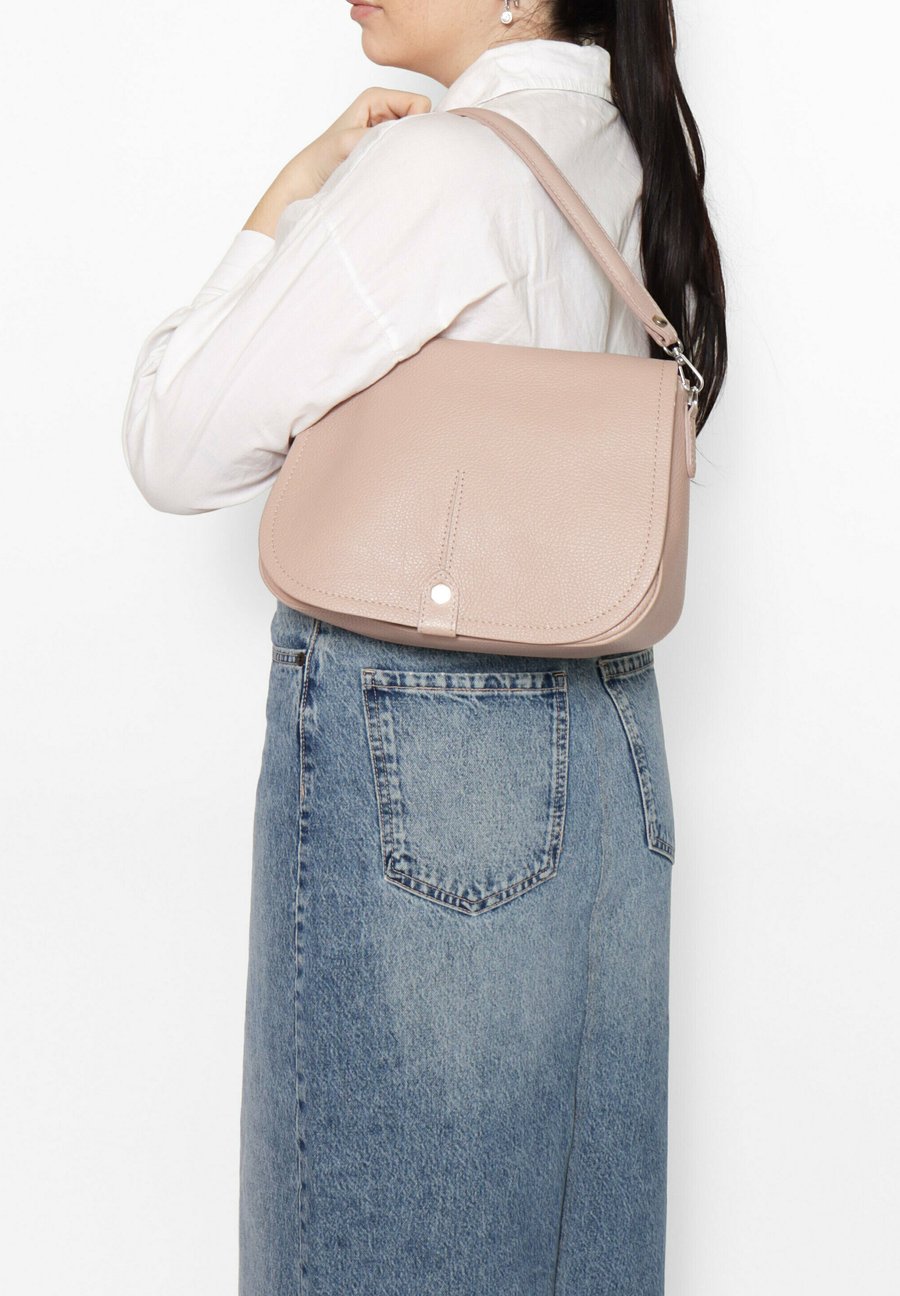 Сумка Chiara Ferretti Handbag, Light Pink
Сумка Chiara Ferretti Handbag, Light Pink