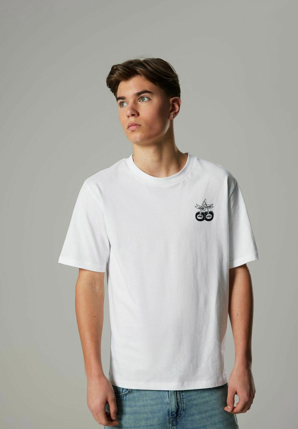 Футболка с принтом KURZARM LMTD, слоновая кость
Футболка с принтом KURZARM LMTD, слоновая кость