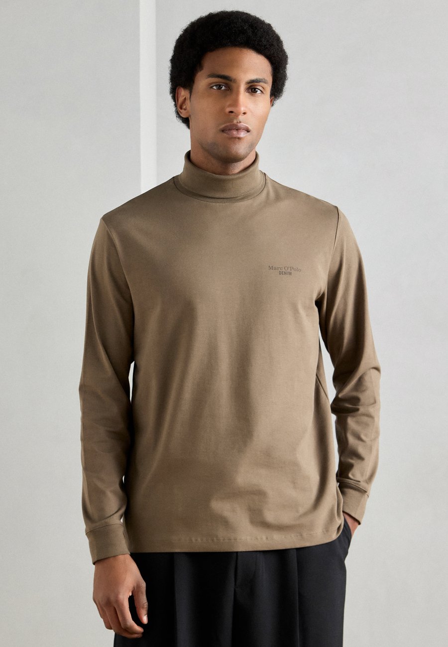 Топ Marc O'Polo DENIM TURTLE NECK, Pale Brown/Light Brown
Топ Marc O'Polo DENIM TURTLE NECK, Pale Brown/Light Brown