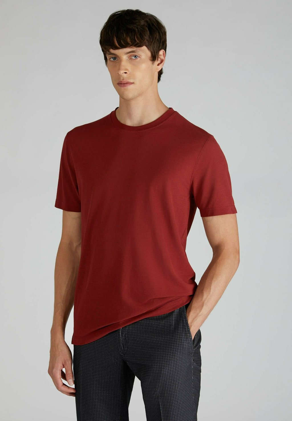 Базовая футболка ZANONE-ICECOTTON Slowear, красный
Базовая футболка ZANONE-ICECOTTON Slowear, красный