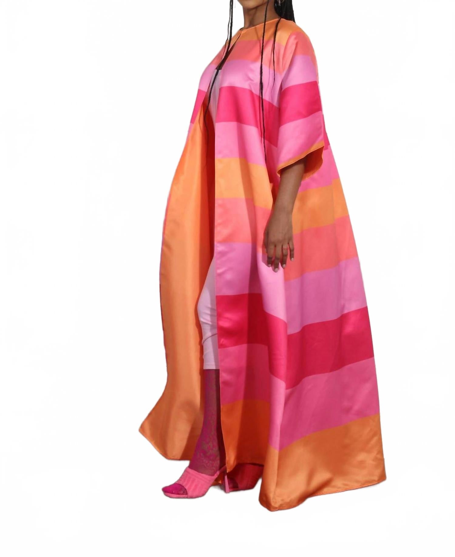 Шербет кимоно куртка в мульти Love the Queen
Шербет кимоно куртка в мульти Love the Queen