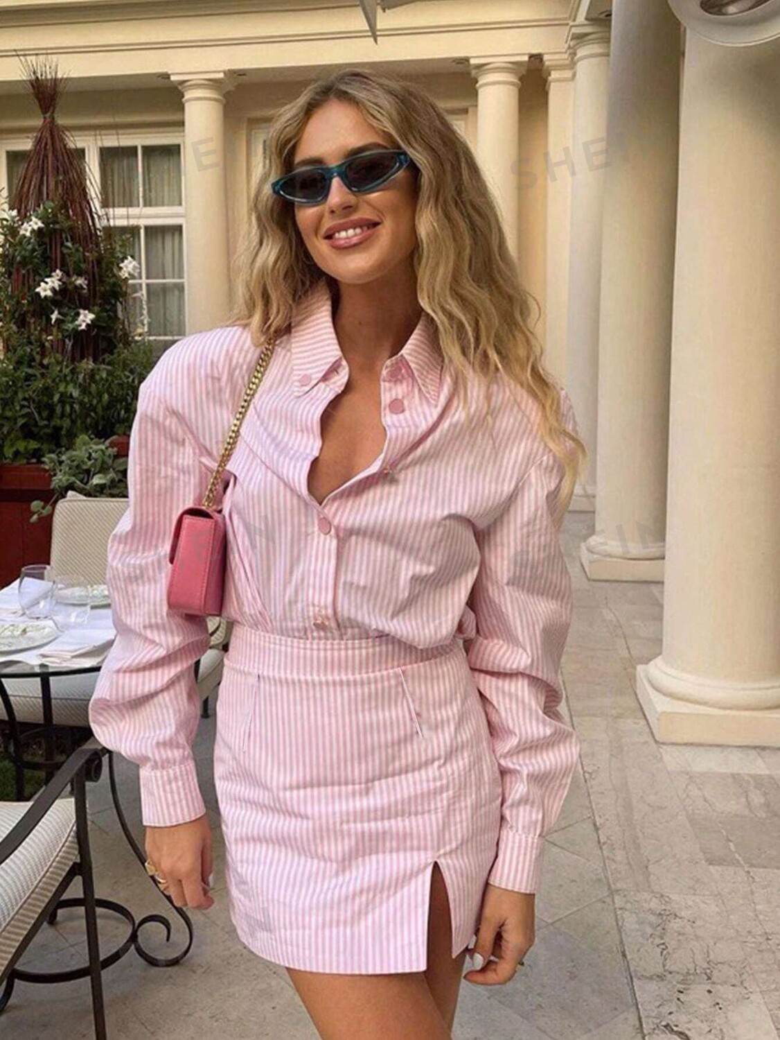 Комплект из двух предметов EZwear: полосатая рубашка с длинными рукавами и рваная юбка с завышенной талией. для женщин Повседневный стиль одежды Shein, розовый
Комплект из двух предметов EZwear: полосатая рубашка с длинными рукавами и рваная юбка с завышенной талией. для женщин Повседневный стиль одежды Shein, розовый