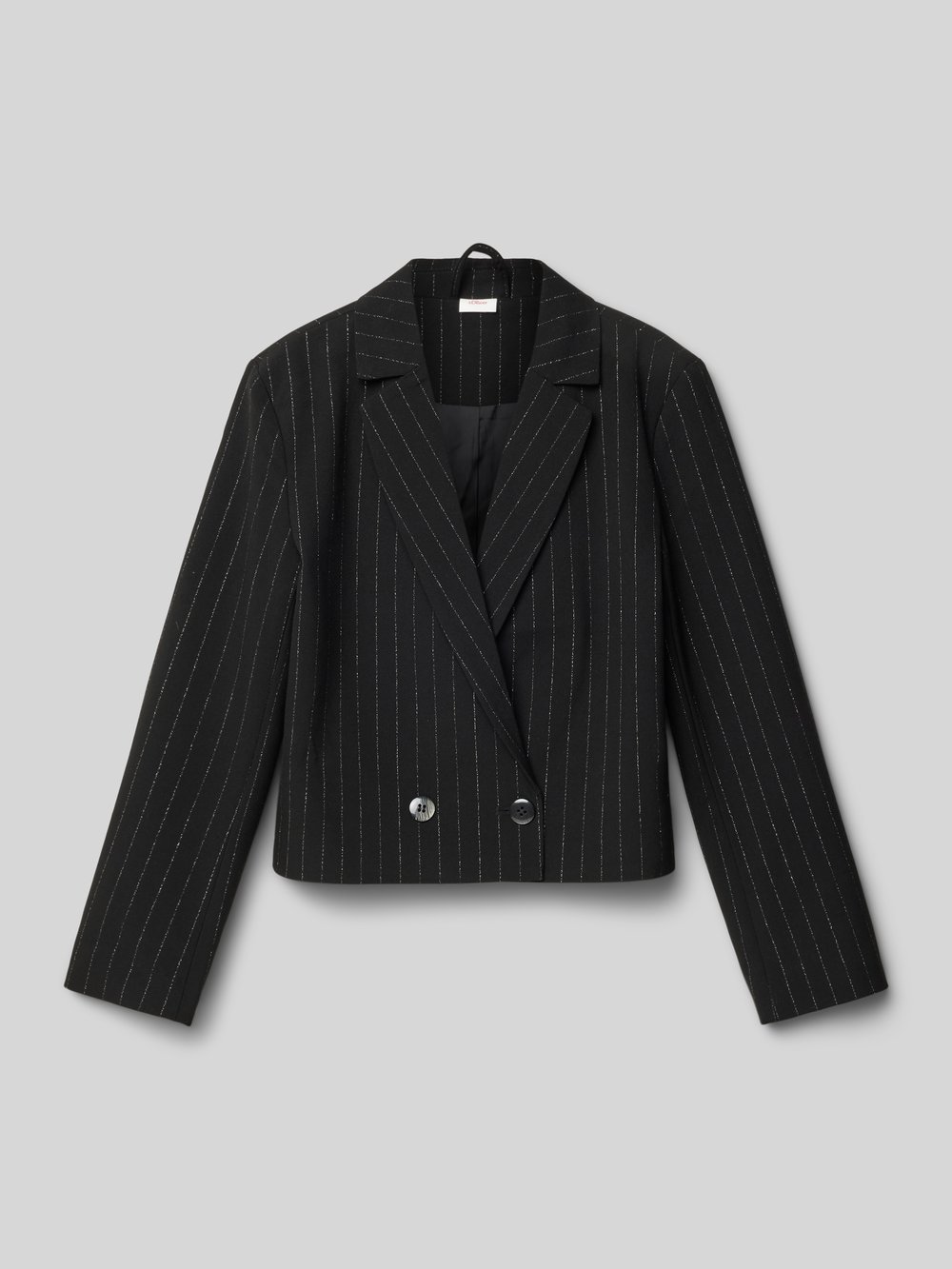 Короткий блейзер свободного кроя с блестящими полосками s.Oliver RED LABEL, черный
Короткий блейзер свободного кроя с блестящими полосками s.Oliver RED LABEL, черный