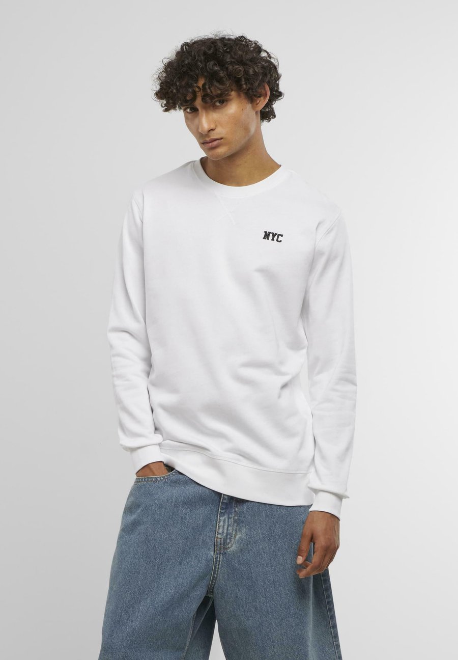 Толстовка Mister Tee NYC WORDING EMB LIGHT CREW , White
Толстовка Mister Tee NYC WORDING EMB LIGHT CREW , White