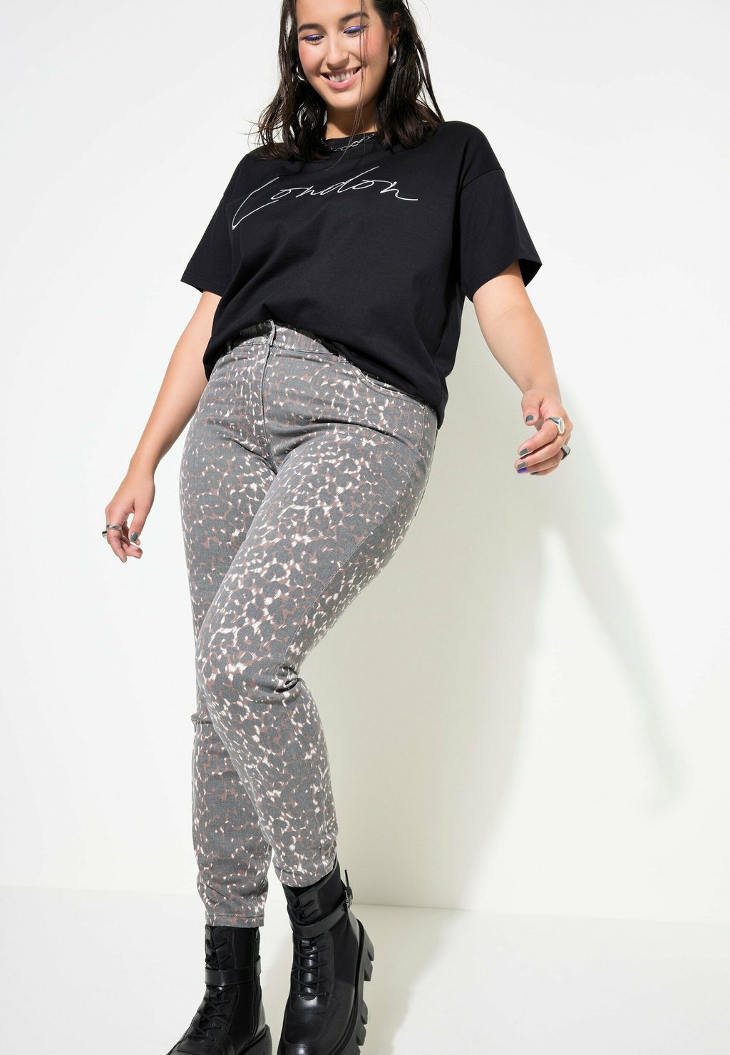 Джинсы облегающие HIGH WAIST LEO-PRINT 5-POCKET Studio Untold, темно-коричневый
Джинсы облегающие HIGH WAIST LEO-PRINT 5-POCKET Studio Untold, темно-коричневый